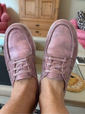 Metallic Pink Casual Lace-Up Sneakers Sketches